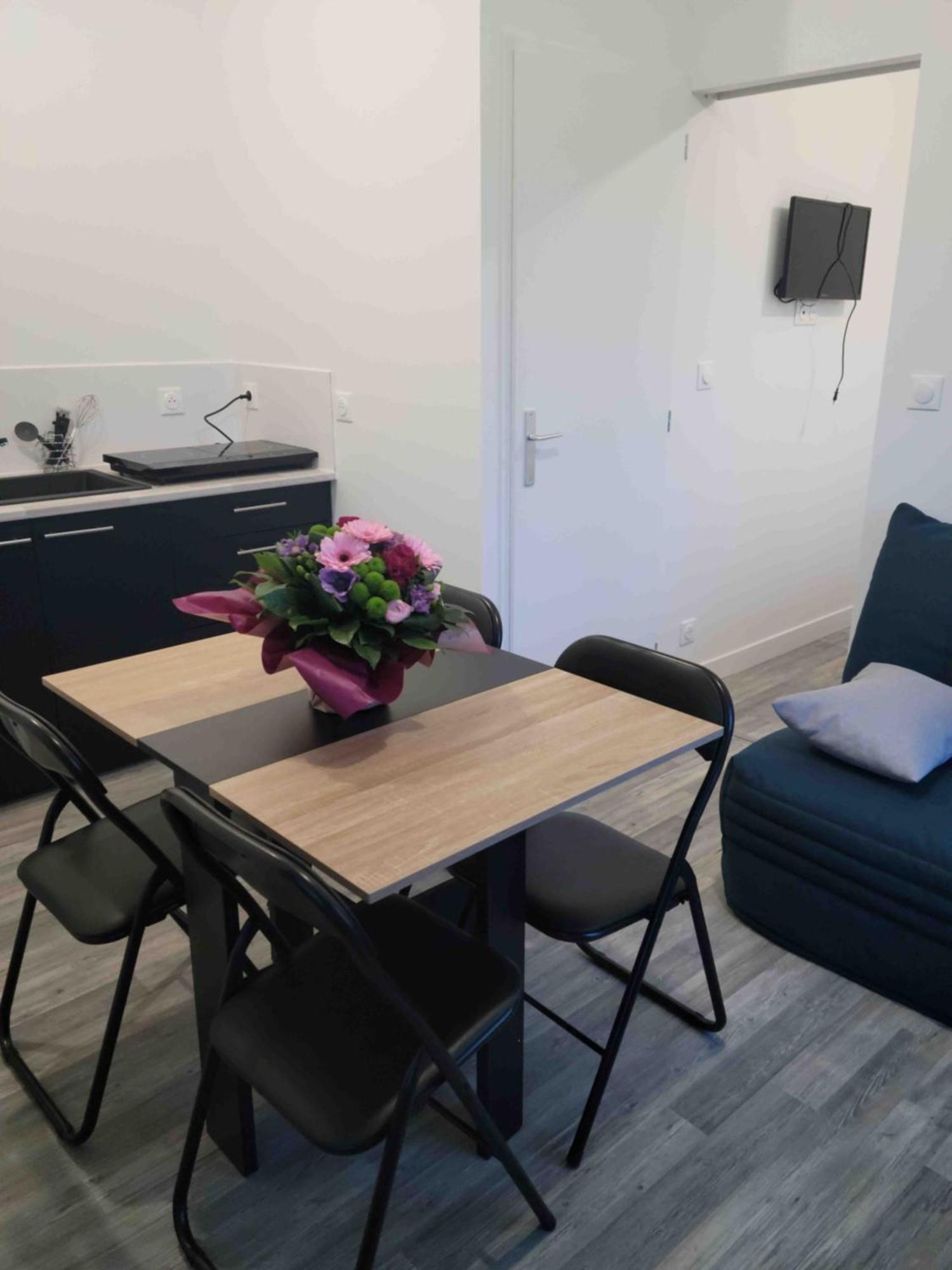 Le Studio Saint-Pierre-Montlimart Екстер'єр фото