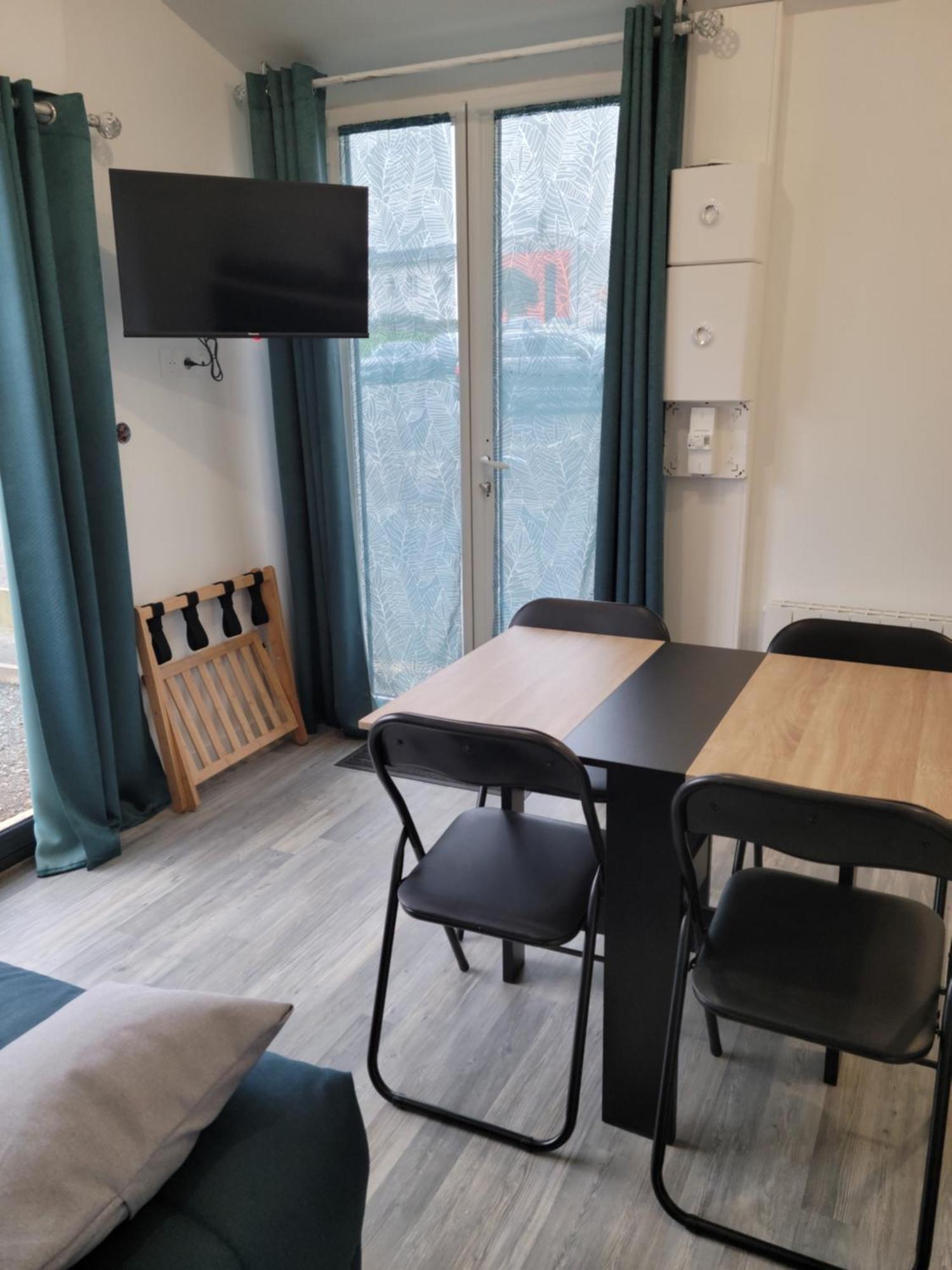 Le Studio Saint-Pierre-Montlimart Екстер'єр фото