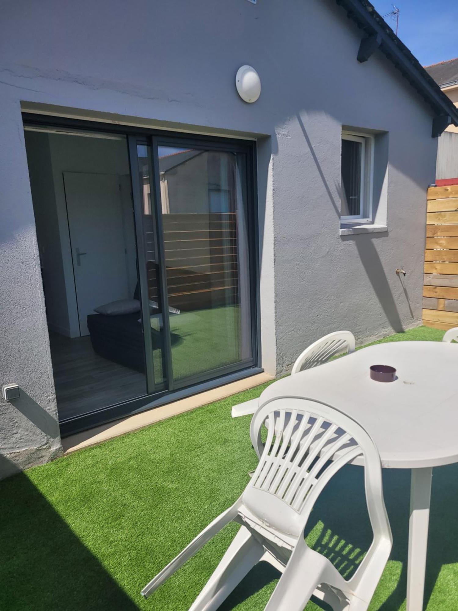 Le Studio Saint-Pierre-Montlimart Екстер'єр фото