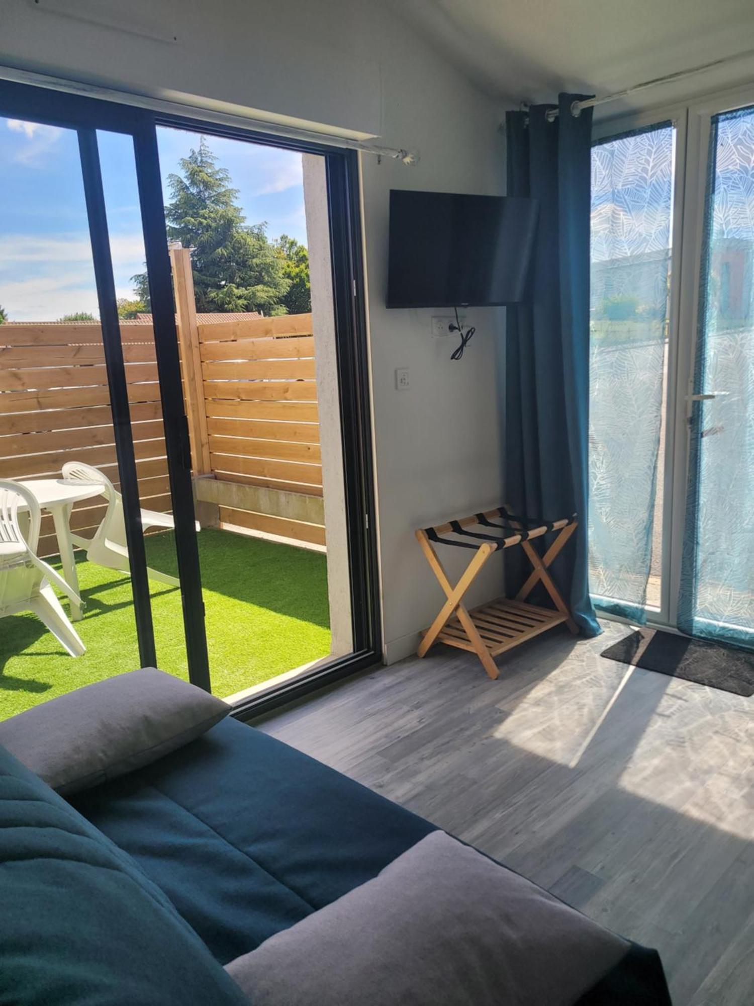 Le Studio Saint-Pierre-Montlimart Екстер'єр фото