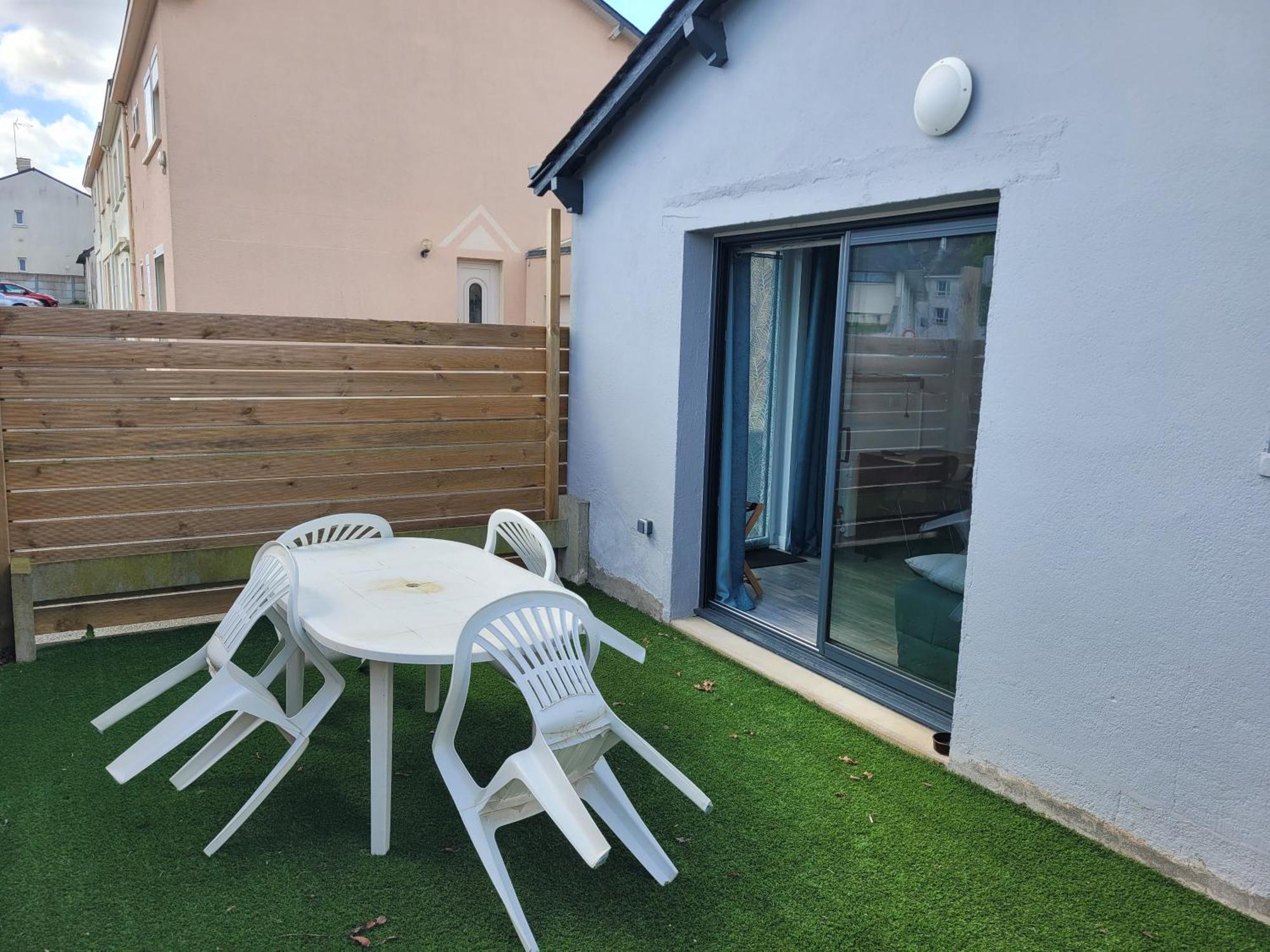 Le Studio Saint-Pierre-Montlimart Екстер'єр фото